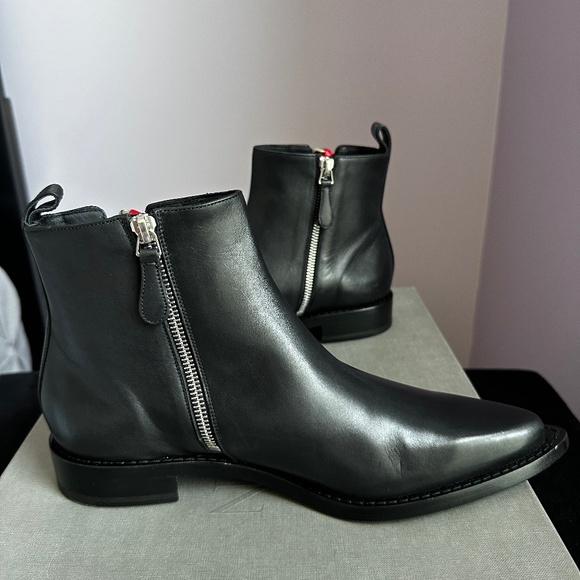 Alexander McQueen Braided Chain Leather Ankle Boots - Picture 5 of 14